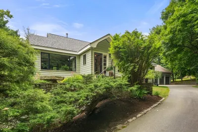 711 Blue Hill Ave