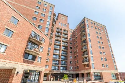 15 N Beacon St #516 1
