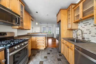23 Netherlands Rd #1 1