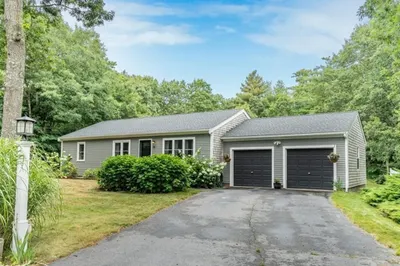 56 Chartwell Dr