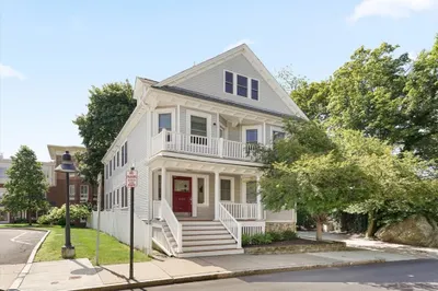 566 Heath St #3