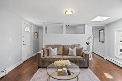 1 Telegraph St #3