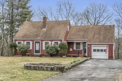 76 Fairway Dr 1