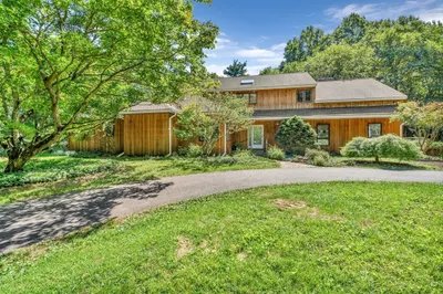 66 Taylor Rd 1