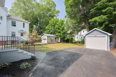 22 Western Ave
