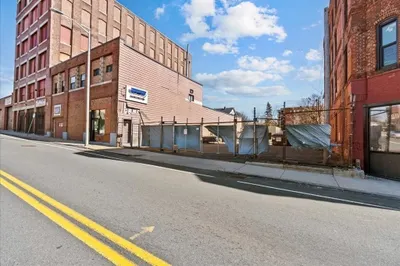 519-523 Worthington St 1