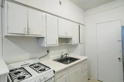 2001 Commonwealth Ave #30