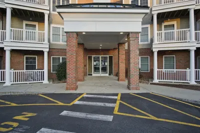 855 Main St #205