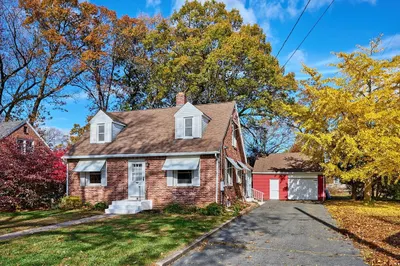 19 Cora St