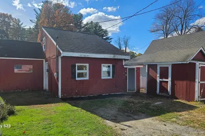 18 Laurel Ave