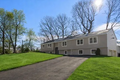 54 Highland Glen Dr 1