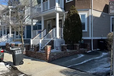 66 Lowden Ave #2