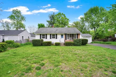 300 Circle Dr 1