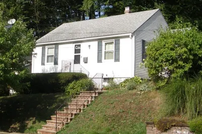133 Deforest St