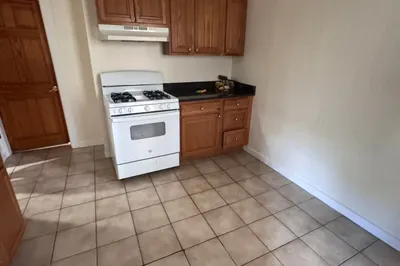 8 Dudley St #1 1