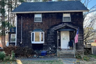 147 Plain St 1
