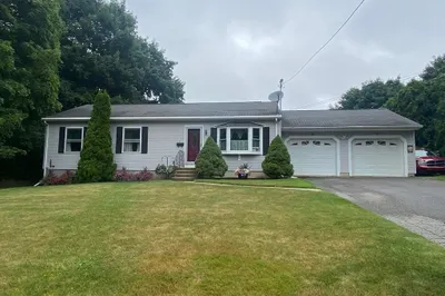 24 Vineyard Ave