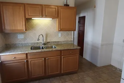 25 Fairmont St #2
