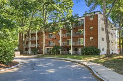 55 Greentree Lane #49 1
