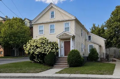 57 Pleasant St #B 1