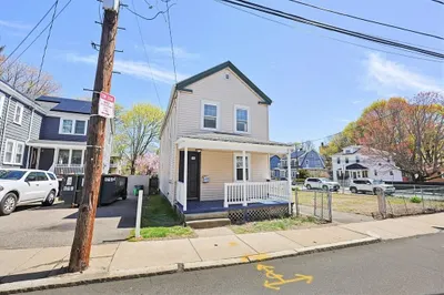 16 Patterson St 1