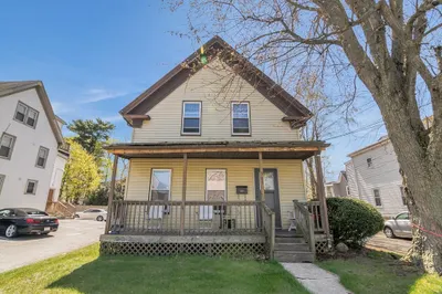 385 Centre St 1