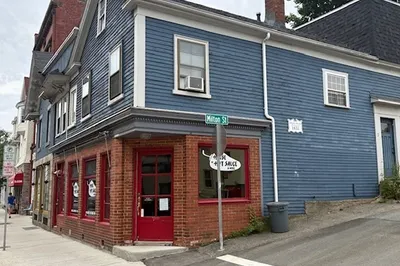 160 Cabot St 1