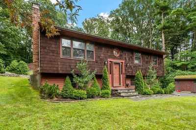 208 Old Westboro Rd 1