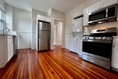 281 Highland Ave #3A