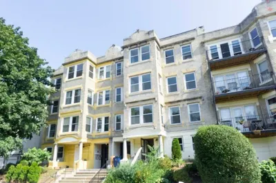 59a Strathmore Rd #2