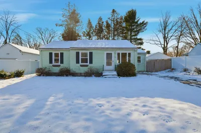 55 Gardens Dr