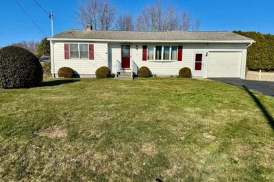 33 Whalon Ave 1