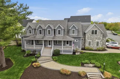 1 Twin Springs Drive 1