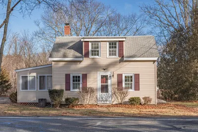 89 Forest St