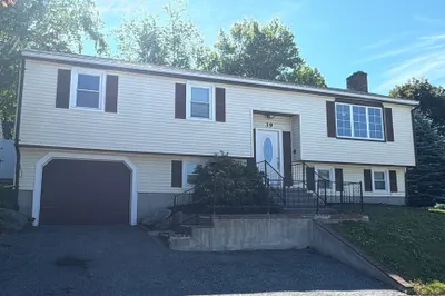 39 Westport Rd 1