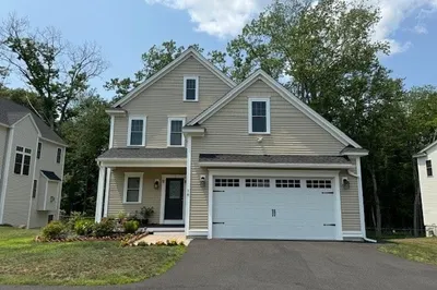 16 Curley Circle