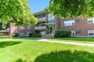 215 Rock St #J7