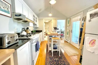 89 Green St #2