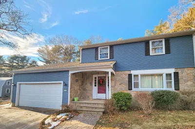 4 Olivia Ln