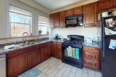28 Cornwall St #3
