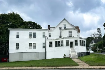 171 Vernon St 1