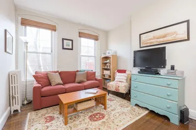 558 Columbus Ave #3R 1