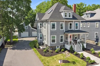 38 Thatcher St 1