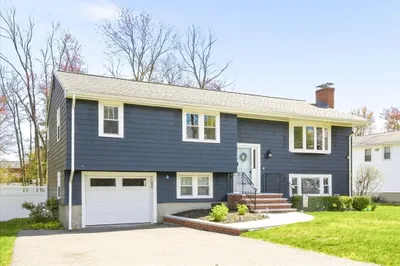 4 Flintlock Ln