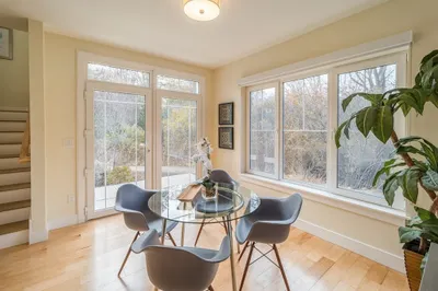 22 W Main St #22