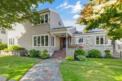 20 Chamberlain Ave 1