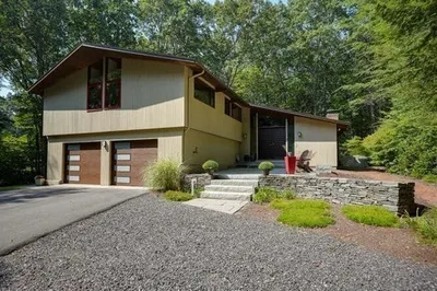 30 Twin Spring Drive 1