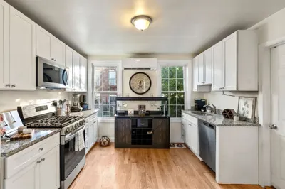 83 Bolton St #3