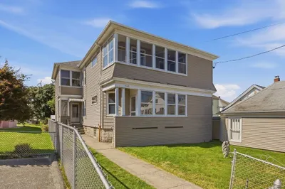 345 Sprague St 1