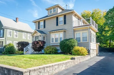 102 Hall Pl 1
